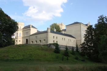 Zámek od severozápadu ( © Ivan Grisa 08/2009)