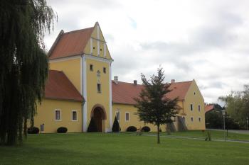 hospodářský dvůr opatství Geras (© Luděk Vláčil 09/2020)