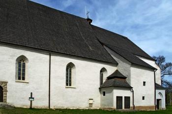 jižní strana kostela (© Milan Caha 04/2012)