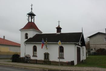 Zvonice a bývalé hasičské zbrojnice. (© Luděk Vláčil 11/2020)