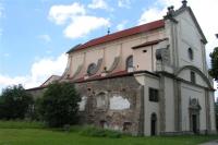 klášter pavlánů s kostelem Nejsvětější Trojice