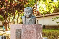 busta spisovatele Rudolfa Slobodu