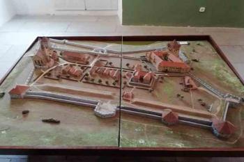 Model hradu (zámku) s opevněním v 17. stol. (© https://castle.reblog.hu/a-legszebb-magyar-reneszansz-var)