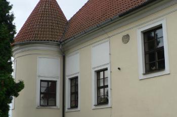 JZ nárožní věžice s částí V průčelí. (© Ondřej Drlík, 02/2012)