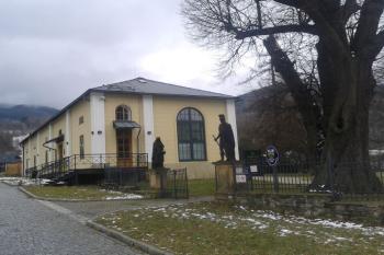 Vchod od obce ( © Ivo Rozehnal 03/2020)