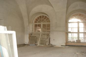 místnost v přízemí v hlavním průčelí (© Jaromír Schoffer, 07/2010)