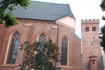 kostel a Křivá věž (© Luděk Vláčil  07/2020)