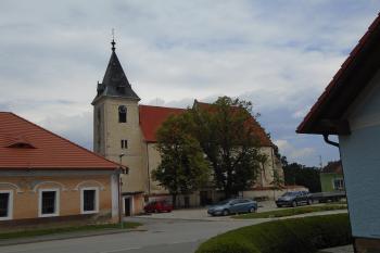 kostel z jihozápadu (© Marcela Váňová  07/2021)