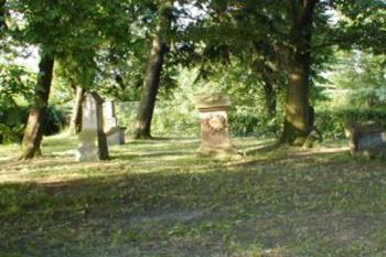 Pomníky (2003 ©Martin Zdrůbek)