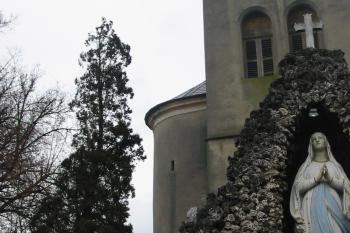 Napojení hradní a kostelní věže (© Dušan Dohňanský 01/2017)
