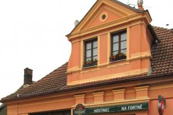 Měšťanský dům na Kostelním náměstí v Čáslavi. (© Pavel Vítek 11/2020)