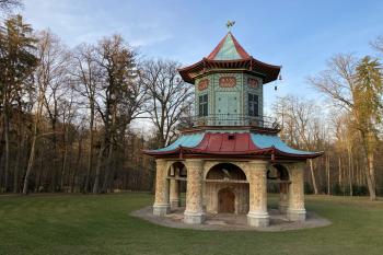 Čínský pavilon ve Vlašimském parku (© Jiří Čížek 12/2020)