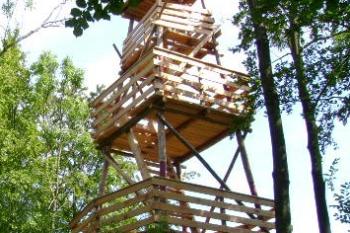 Rozhledna Skuhrov nad Bělou (© TIC Skuhrov n.B. 08/2011)