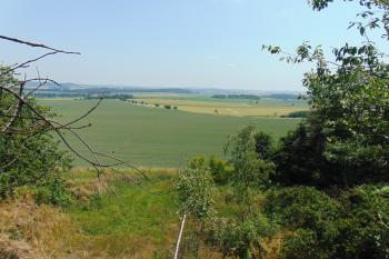 Pohled z hrádku na východ (© Dušan Dohňanský  07/2021)