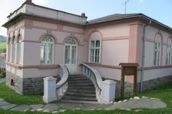 Jižníkřídlo se schodištěm (© Dušan Dohňanský 09/2017)