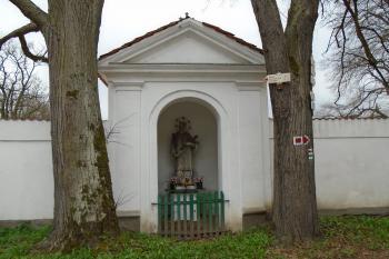 pohled na kapli od severovýchodu (© Marcela Váňová 04/2021)