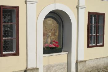 Západní boční strana. (© Dušan Dohňanský 08/2018)
