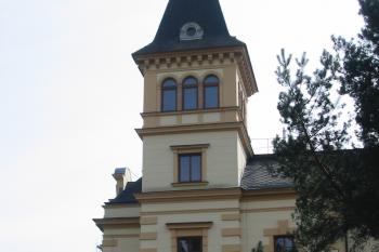 Čtyřpatrová věž v severním traktu (© Dušan Dohňanský 04/2015)