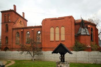 kostel od jihu (© Pavel Zany Komárek  8. 11. 2019)
