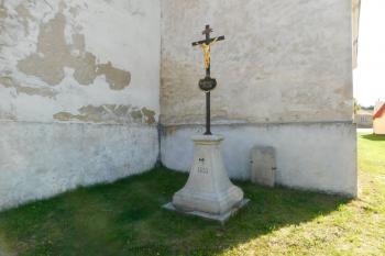památkově chráněný pamětní kříž (© Milan Caha 07/2020)