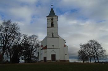 pohled na hlavní průčelí kostela ze západu (© Jaroslav Špiroch  01/2022)