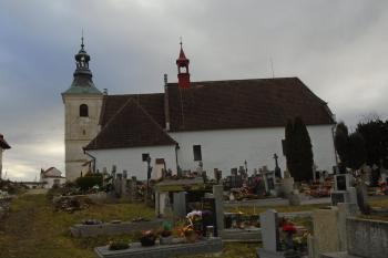 pohled na kostel a zvonici ze severu (© Jaroslav Špiroch  01/2022)