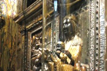 Klášter Monserrat v horách nad Barcelonou ve Španělsku (© Pavel Vítek 06/2005)