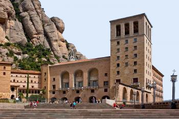 Klášter Monserrat v horách nad Barcelonou ve Španělsku (© Pavel Vítek 06/2005)
