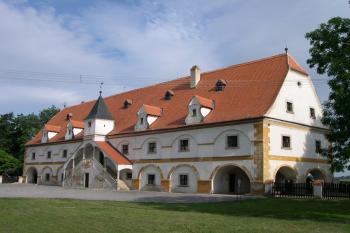 Mlýn od jihovýchodu ( © Ivan Grisa 08/2005)