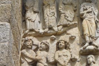 detail výzdoby průčelí katedrály (© Milan Caha 05/2015)