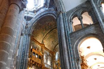 interiér katedrály (© Milan Caha 05/2015)