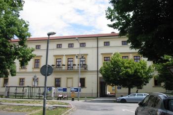 Hlavní západní průčelí zámku (© Dušan Dohňanský 06/2016)