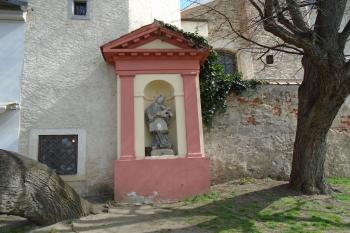 průčelí kaple ze západu (© Marcela Váňová 04/2021)