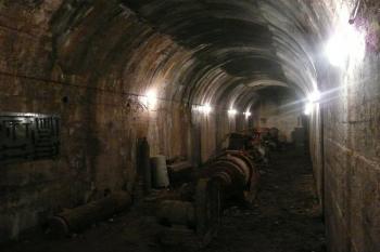 strojovna - elektrárna tvrze se třemi diesel agregáty ( © Jan P. Štěpánek 11/2008)