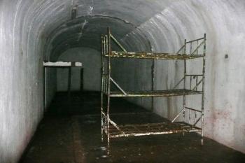 kasárna posádky tvrze s ukázkou v jakých podmínkách vojáci spali ( © Jan P. Štěpánek 11/2008)