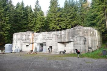 celkový pohled na vstupní srub dělostřelecké tvrze Bouda ( © Jan P. Štěpánek 10/2008)