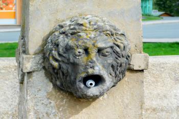 detail chrliče (© Milan Caha 05/2020)