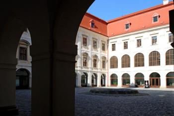 nádvoří (© Martin  Višňa, 03/2014)