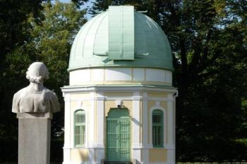 Holešov - pavilon s hvězdárnou (© Karel Světlík, 01/2010)