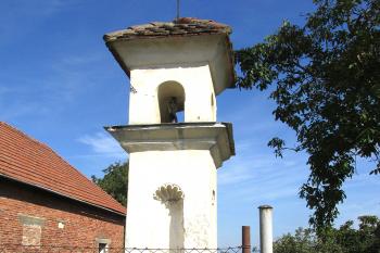 Boží muka v Čertoryjích, části obce Charváty v okrese Olomouc. (© Pavel Vítek  09/2025)