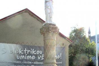 Socha Panny Marie v Charvátech u Olomouce (© Pavel Vítek  09/2025)