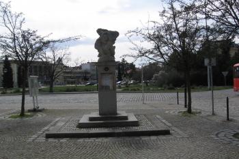 pohled ze severovýchodu, v pozadí Senovážné náměstí (© Marcela Váňová 04/21)