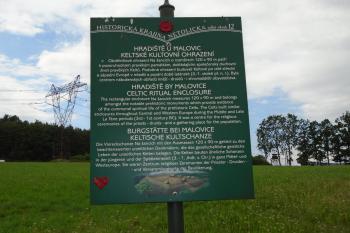 info o hradišti v jihovýchodním rohu (© Marcela Váňová  07/2021)