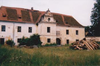 Zámek od jihozápadu (© Lukáš Pechánek, 07/2001)