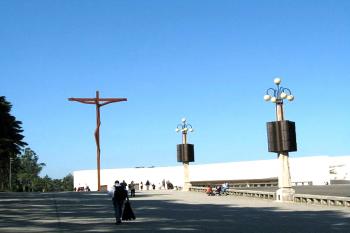 Bazilika Panny Marie Růžencové v portugalském městě Fátima. (© Pavel Vítek 06/2005)