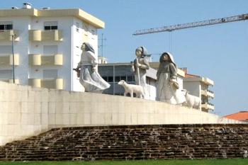 Bazilika Panny Marie Růžencové v portugalském městě Fátima. (© Pavel Vítek 06/2005)
