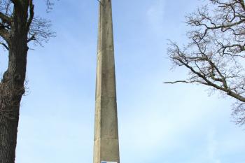 Obelisk u Smečna v okrese Kladno (© Pavel Vítek  05/2021)