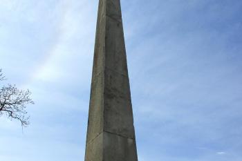 Obelisk u Smečna v okrese Kladno (© Pavel Vítek  05/2021)