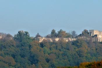 celkový pohled na hrad od jihozápadu ( © Jan P. Štěpánek 10/2011)