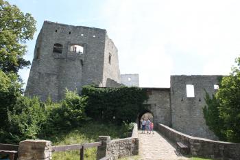 zřícenina hradu Hukvaldy (© Vlastislav Mareček, 08/2016)